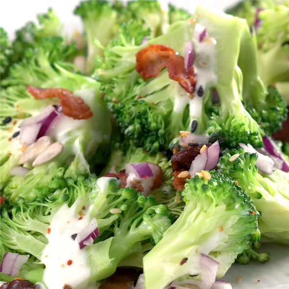 Hjemmelavet broccolisalat